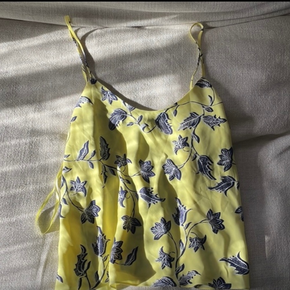 BCBG MAX AZRIA NWT Yellow BlCk Floral Printed Silky Tank Top Camisole SZ S - Picture 2 of 5